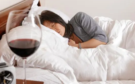 喝酒有助于睡眠